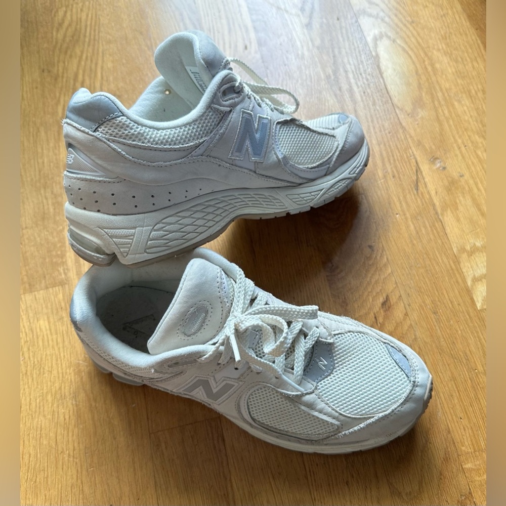 New Balance 2002R Running Shoes M7/W8.5